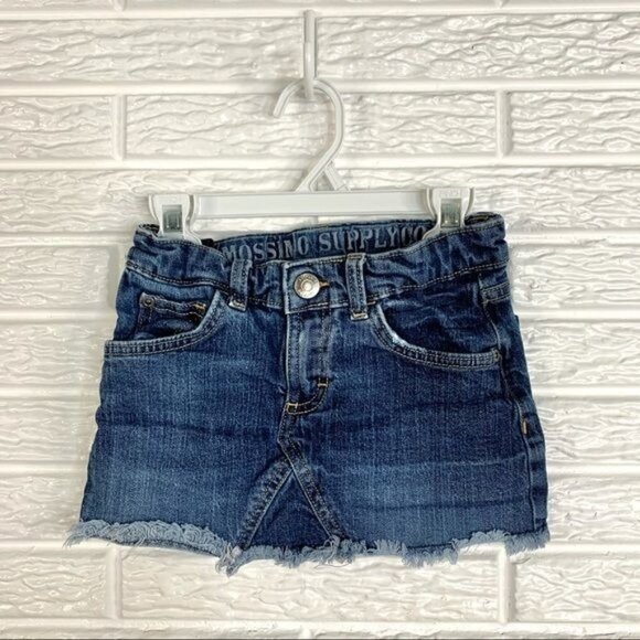 5/$25 Mossimo Girls Distressed Cut Off Jean Skirt Size Small - Picture 1 of 4